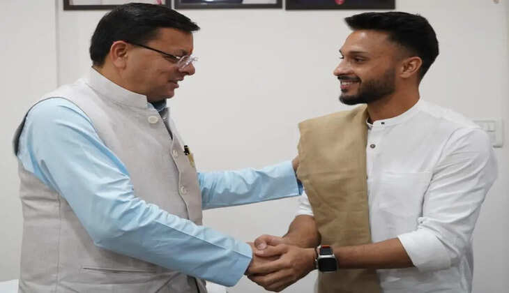 देहरादून-  सीएम धामी से मिले क्रिकेटर आकाश मधवाल, IPL में खेली थी शानदार पारी