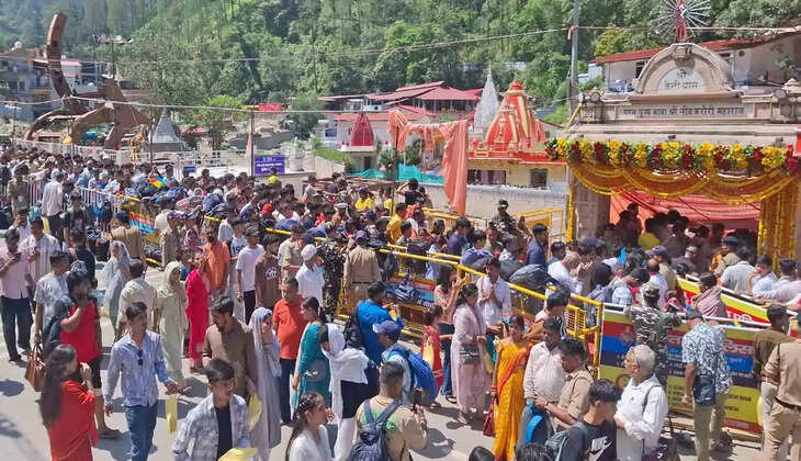 उत्तराखंड - कैंची धाम में बढ़ती भीड़ पर प्रशासन सख्त, अब पंजीकरण के बाद ही प्रवेश, प्रशासन शुरू करेगा पोर्टल