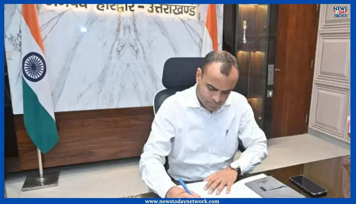 Haridwar News - हरिद्वार को मिला नया डीएम, मयूर दीक्षित ने ली कमान, अधिकारियों कर्मचारियों को दे डाली चेतावनी 