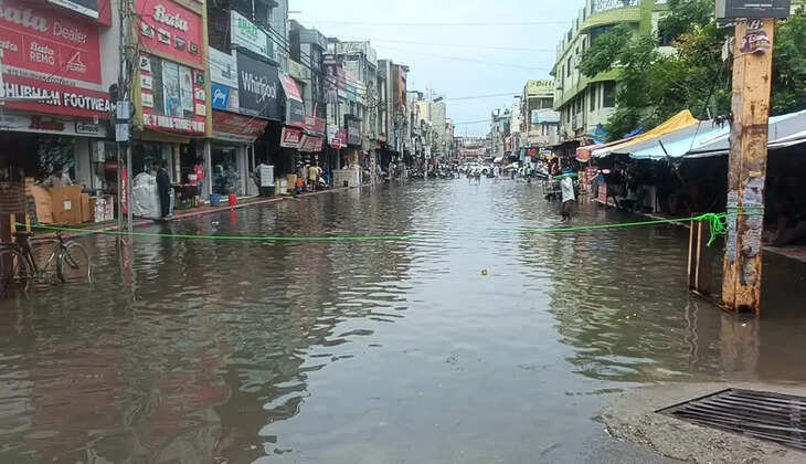 उत्तराखंड - दो घंटे की बारिश ने खोली कुमाऊं के इस शहर में ड्रेनेज सिस्टम की पोल, मुख्य बाजार समेत कई इलाके जलमग्न