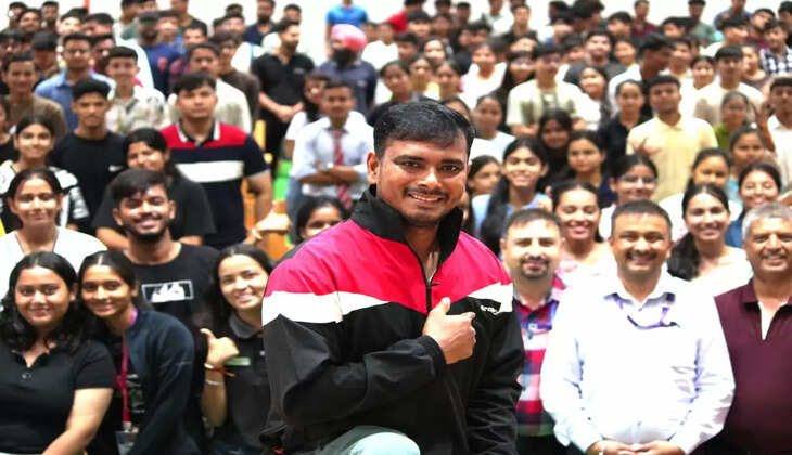 "हल्द्वानी- ग्राफिक एरा हल्द्वानी में पैरा बैडमिंटन खिलाड़ी मनोज सरकार का स्वागत, छात्रों को किया प्रेरित"