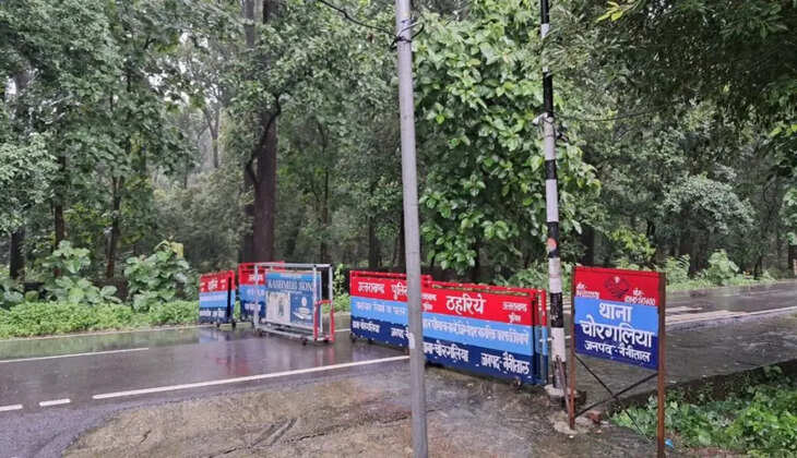 नैनीताल - भारी बारिश से जनजीवन प्रभावित, कई मार्गों पर यातायात पूरी तरह बंद, पुलिस प्रशासन ने की यह अपील&nbsp;