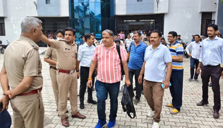 उत्तराखंड - कथित रिश्वत कांड में खाली हाथ लौटी विजिलेंस, जिन्हें किया था गिरफ्तार उन्हें छोड़ा, 20 घंटे तक चला हाई वोल्टेज ड्रामा&nbsp;