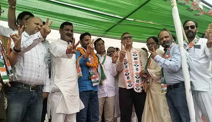 हल्द्वानी - भाजपा नेता और समाजसेवी योगेश जोशी ने सैकड़ो समर्थकों के साथ कांग्रेस में शामिल, पार्टी का बढ़ा कुनबा&nbsp;