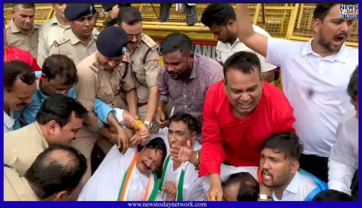 देहरादून - राजधानी में कांग्रेस का तांडव! हरक सिंह का आक्रामक अंदाज, करन माहरा-यशपाल आर्य समेत कई नेता गिरफ्तार