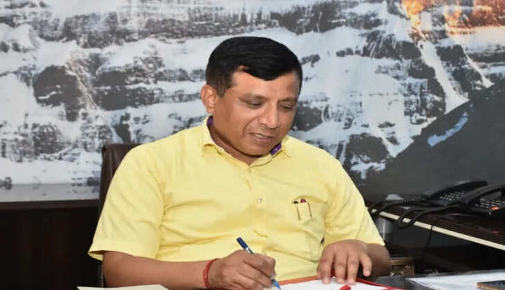 देहरादून - शिक्षा विभाग में बड़ी कार्रवाई, सभी जिलों के सीईओ समेत 108 अधिकारियों और 13625 प्रधानाचार्यों का वेतन रोका