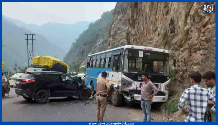 Uttarakhand Accident - यहां बस और कार की हुई जोरदार टक्कर, बड़ा हादसा टला, कई लोग हुए घायल 