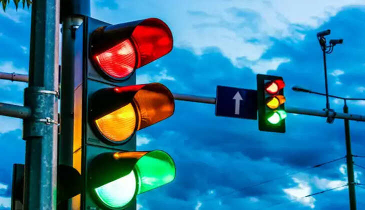 Uttarakhand Traffic Rules - प्रदेश में दुपहिया वाहन के लिए हेलमेट पर सख्ती, जानिए चौपहिया वाहनों के लिए निर्देश&nbsp;