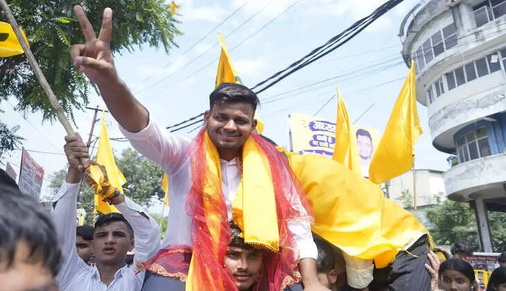 हल्द्वानी - MBPG कॉलेज में आर-पार की लड़ाई, पूर्व छात्र संघ अध्यक्ष, BJP-RSS के नेता भी आर्यन बेलवाल ने समर्थन में उतरे&nbsp;