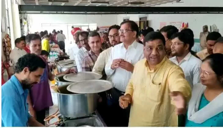 हीीीीीीी