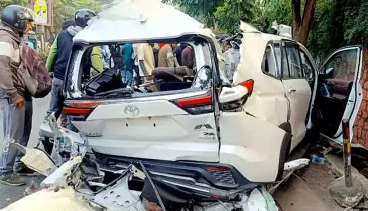Uttarakhand Accident - इनोवा कार के उड़े परखच्चे, उत्तराखंड में 6 युवक युवतियों की हो गई दर्दनाक मौत