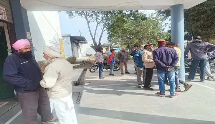 Kumaon Accident - यहां बेकाबू कार ने बाइक सवारों को रौंदा, दो लोगों की हो गई दर्दनाक मौत, 