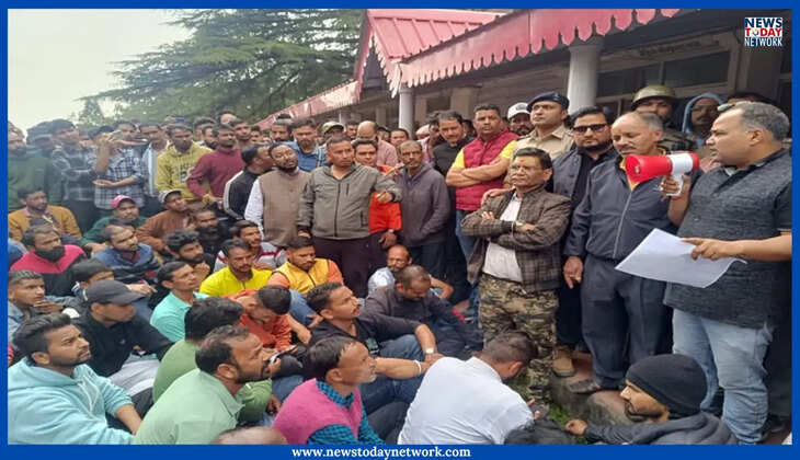 नैनीताल - नाबालिग से दुष्कर्म पर फूटा जनआक्रोश, आज बाजार यूनिवर्सिटी और कॉलेज बंद, पर्यटक बेहाल