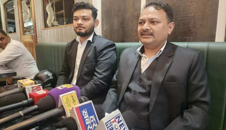 हल्द्वानी - गौलापार विवादित भूमि मामले में जिला पंचायत अध्यक्ष पर FIR होने के बाद पीड़ितों ने IG से की मुलाकात, बोले एसओ काठगोदाम पर हो कार्रवाई