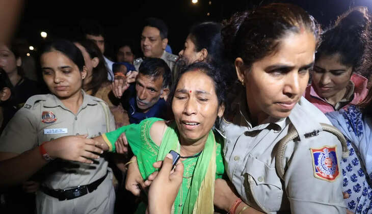 Ankita Bhandari Case - अंकिता भंडारी के माता-पिता को हिरासत में लेने पर गरमाई सियासत, राहुल-प्रियंका ने दिया समर्थन