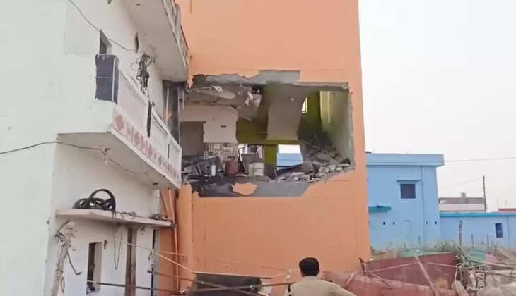 Uttarakhand News - यहां रहस्यमयी ढंग से घर में हुआ विस्फोट, धमाके से गिरी बिल्डिंग, पांच लोग घायल 