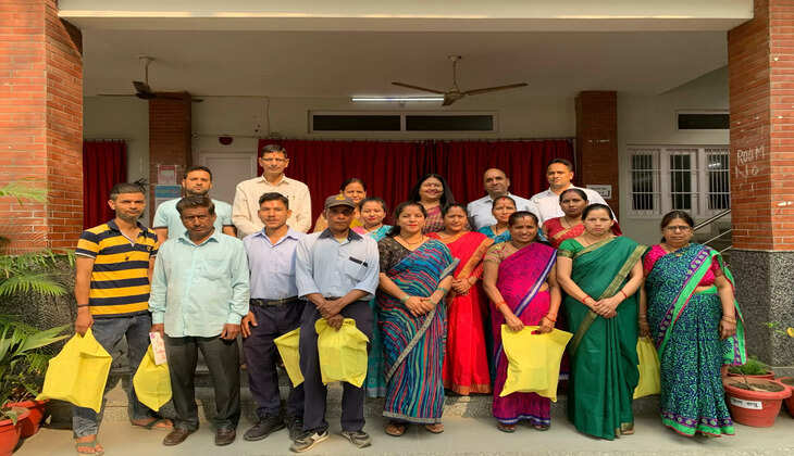 "हल्द्वानी - नैनी वैली विद्यालय में हुआ कुछ खास, सहायक कर्मचारियों के लिए बना यादगार दिन!"