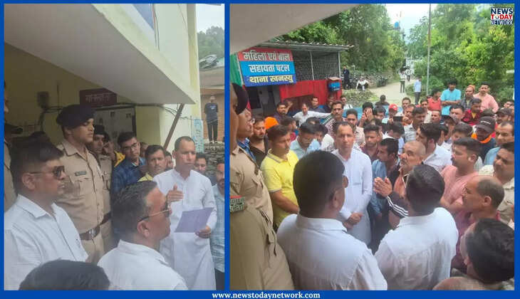 ओखलकांडा - वाहन चालक की संदिग्ध परिस्थियों में हुई थी मौत, गुस्साए ग्रामीणों ने हरीश पनेरू के नेतृत्व में घेरा खनस्यूं थाना 