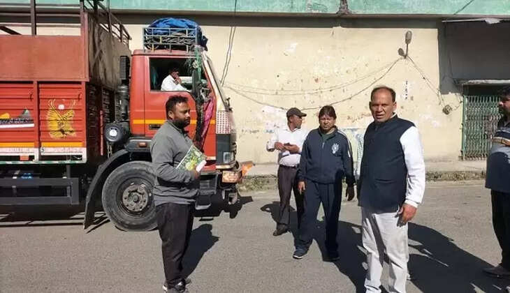 हल्द्वानी - अलग अंदाज में दिखे मंडी परिषद के अध्यक्ष अनिल डब्बू, राजस्व चोरी करने वालों को दी चेतावनी