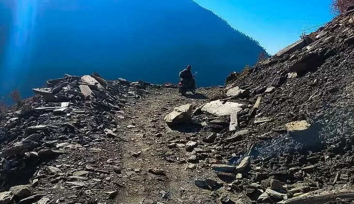 "पिथौरागढ़ में एक हफ्ते से बंद सड़कें, ग्रामीणों की मुश्किलें बढ़ीं, आंदोलन की चेतावनी"