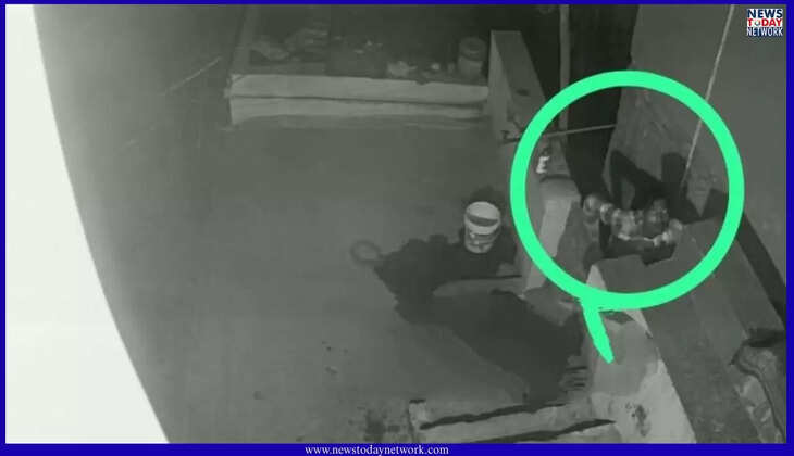 हल्द्वानी - कालू सिद्ध मंदिर में देर रात हुई चोरी, भगवान का मुकुट उठा ले गए चोर, CCTV में कैद हुई वारदात