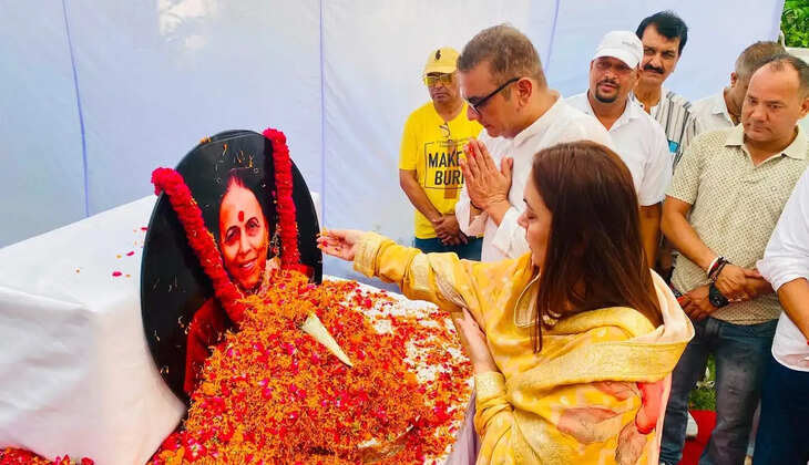 हल्द्वानी - स्व. इंदिरा हृदयेश की पंचम पुण्यतिथि पर उमड़ा जनसैलाब, श्रद्धा, सम्मान और स्मृतियों के बीच जुटे सभी दलों के नेता