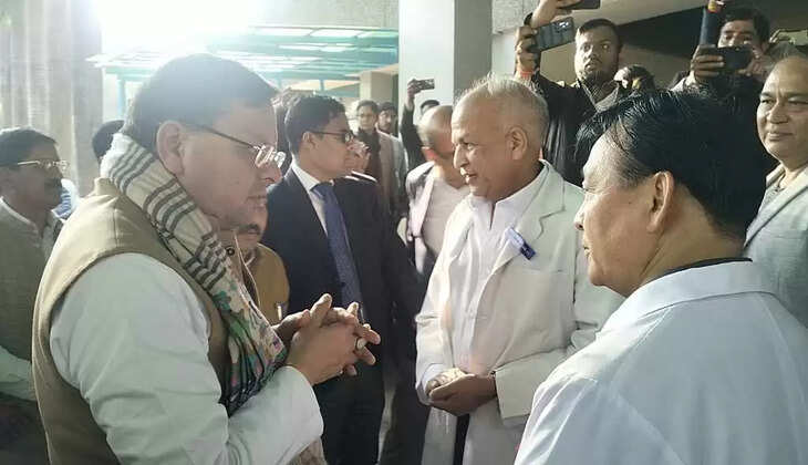 हल्द्वानी - सुशीला तिवारी अस्पताल पहुंचे मुख्यमंत्री, भीमताल बस दुर्घटना में घायल लोगों से कर रहे हैं मुलाकात&nbsp;