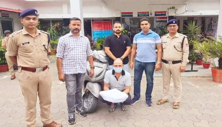 हल्द्वानी - स्कूटी से चरस की चल रही थी तस्करी, अपने साथी को देने जा रहा था जोगा सिंह, पुलिस ने दबोचा&nbsp;