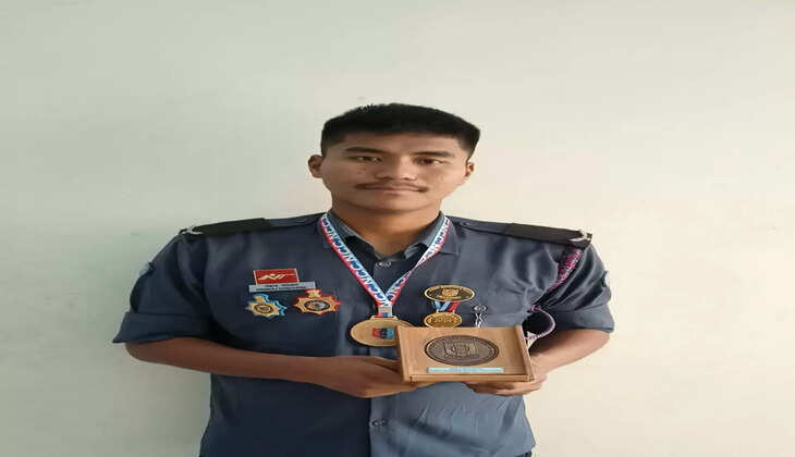 हल्द्वानी- ग्राफिक एरा हिल यूनिवर्सिटी हल्द्वानी के छात्र मुख्यमंत्री छात्रवृत्ति स्वर्ण पदक से सम्मानित,पढ़िए पंकज पंचपाल की उल्लेखनीय कहानी