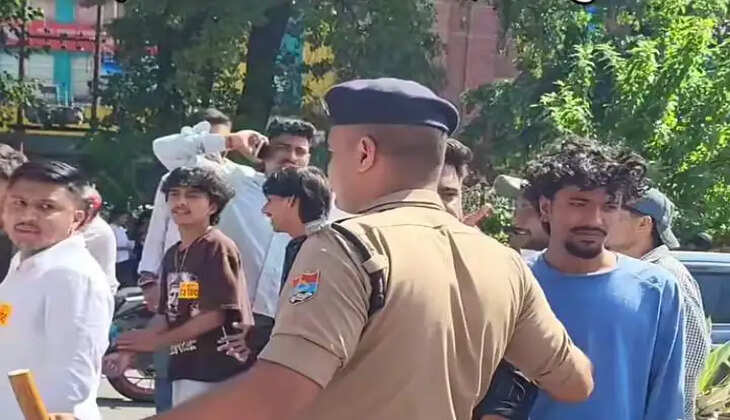 हल्द्वानी - एमबीपीजी कॉलेज में छात्रसंघ चुनाव के लिए मतदान जारी, मारपीट के आरोप के बाद बढ़ी हलचल, एक हिरासत में
