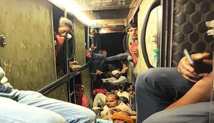 उत्तराखंड - 30 सीटर बस में 103 यात्री ठूंसे, प्रशासन के उड़े होश एआरटीओ ने बस सीज की, भारी भरकम हुआ चालान&nbsp;