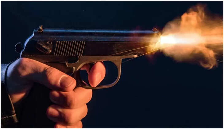 Kumaon Crime - यहां कक्षा 9 के छात्र ने स्कूल में गुरूजी पर चलाई गोली, 315 बोर के तमंचे से गोली लगने से शिक्षक घायल 