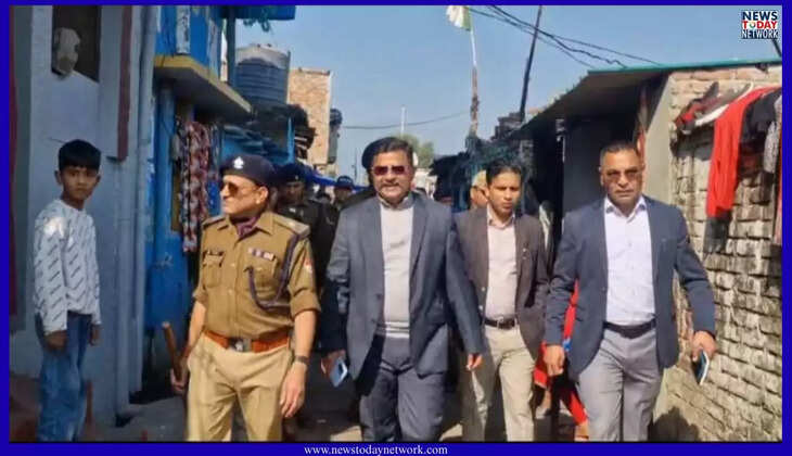 हल्द्वानी - बनभूलपुरा रेलवे अतिक्रमण मामले पर सुप्रीम कोर्ट के फैसले से पहले सुरक्षा सख्त, पुलिस ने निकाला फ्लैग मार्च