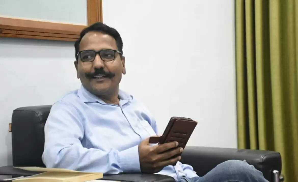 (Nainital News 1 January 2026 नैनीताल - नए जिलाधिकारी बने ललित मोहन रयाल, उत्तराखंड शासन ने कई अधिकारियों  के तबादले किए