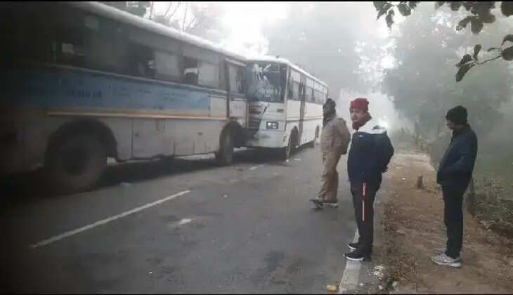 हल्द्वानी - यहां कोहरे के चलते आपस में भिड़ी रोडवेज और कंपनी की बसें, दोनों बसों के यात्री हुए घायल&nbsp;