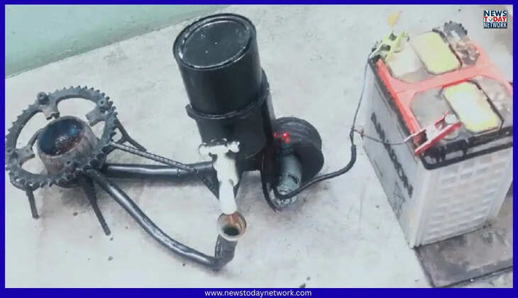हल्द्वानी - गैस संकट के बीच 12वीं पास दो युवाओं ने किया अविष्कार, गाड़ियों के खराब मोबिल ऑयल से जला डाला चूल्हा&nbsp;