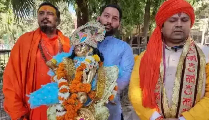 मथुरा कोर्ट कोर्ट में हाजिरी देने पहुंचे ठाकुरजी, आगे सिर्फ सखा रहेंगे मौजूद 