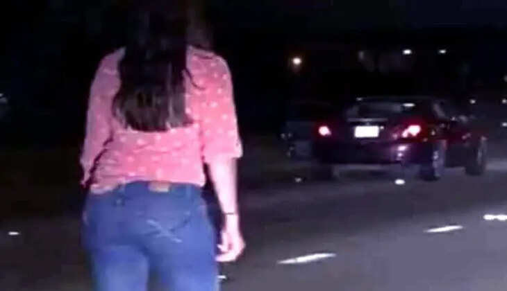 हल्द्वानी - इस क्षेत्र में नशेड़ी युवतियों का रात में आतंक, ई रिक्शे का तोड़ा शीशा