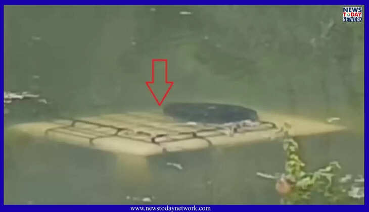 Kumaon News - भयावह, सवारियों से भरा मैक्स वाहन तालाब में गिरा, मची चीख - पुकार, ऐसे हो गया था हादसा 