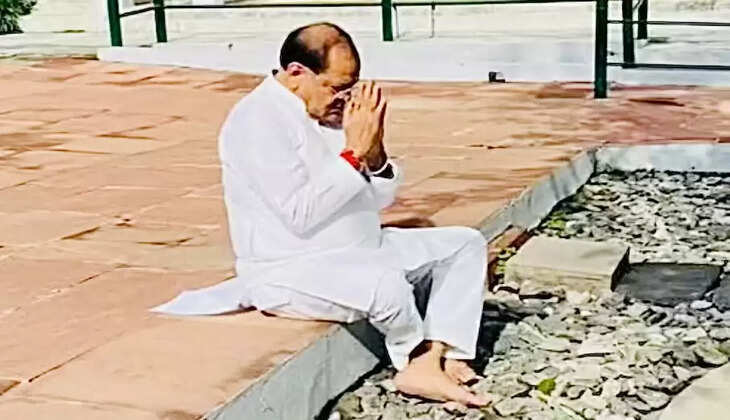 हल्द्वानी - नैनीताल की घटना से आहत नेता प्रतिपक्ष यशपाल आर्य पहुंचे गोल्ज्यू के दरवार, कही यह बात 