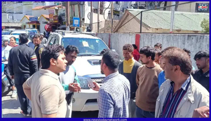 नैनीताल - माल रोड पर विधायक के बेटे को SDM से हेकड़ी दिखाना पड़ा महंगा, हूटर बजाने पर पुलिस ने वाहन किया सीज