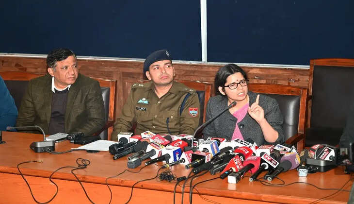 नैनीताल जिलाधिकारी वंदना सिंह की फोटो 