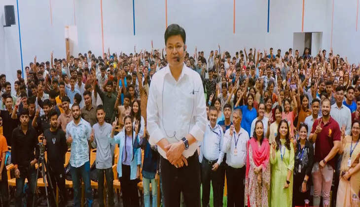 "हल्द्वानी - ग्राफिक एरा हिल यूनिवर्सिटी में डॉ. कमल घनशाला का प्रेरक संबोधन, सफलता पर जोर"