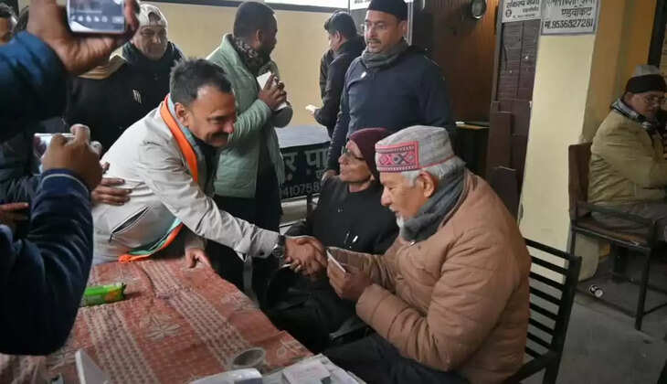 हल्द्वानी नगर निगम चुनाव में ललित जोशी का प्रचार 