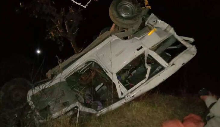 Uttarakhand Accident - यहाँ बारातियों से भरी गाड़ी खाई में गिरी, दो की मौत, 12 घायल 
