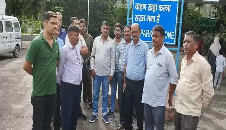 हल्द्वानी - दरोगा को बंधक बनाकर जमकर की मारपीट, साथियों को झाड़ी में फेंका, सरकारी गाड़ी भी ले गए, प्लानिंग से ऐसे फंसाया 