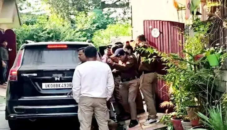 देहरादून - अभिनेत्री उर्मिला सनावर की बढ़ीं मुश्किलें, राज्यपाल दुष्यंत कुमार गौतम पर टिप्पणी के मामले में एक और मुकदमा