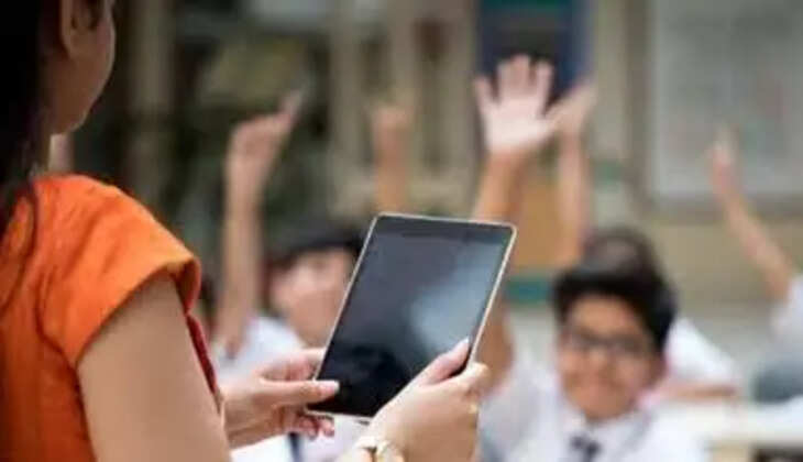 देहरादून - उत्तराखंड के सरकारी स्कूलों में 10वीं-12वीं के छात्रों को मिलेंगे टैबलेट, सीएम कार्यालय ने दिए कार्रवाई के निर्देश