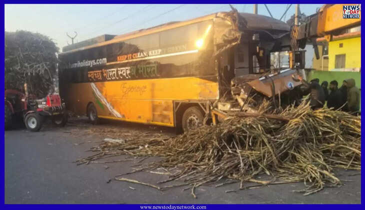 उत्तराखंड - यहां हाईवे पर दर्दनाक हादसा, वॉल्वो बस गन्ने के लदे ट्राले से टकराई, चालक की मौत, परिचालक घायल