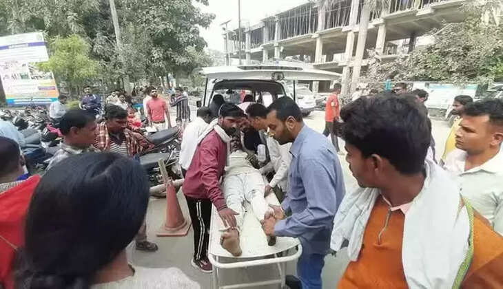 Kumaon News - हल्द्वानी रोड़ पर हुआ सड़क हादसा, 32 श्रमिकों से भरी पिकअप सड़क पर पलटी, कई घायल&nbsp;